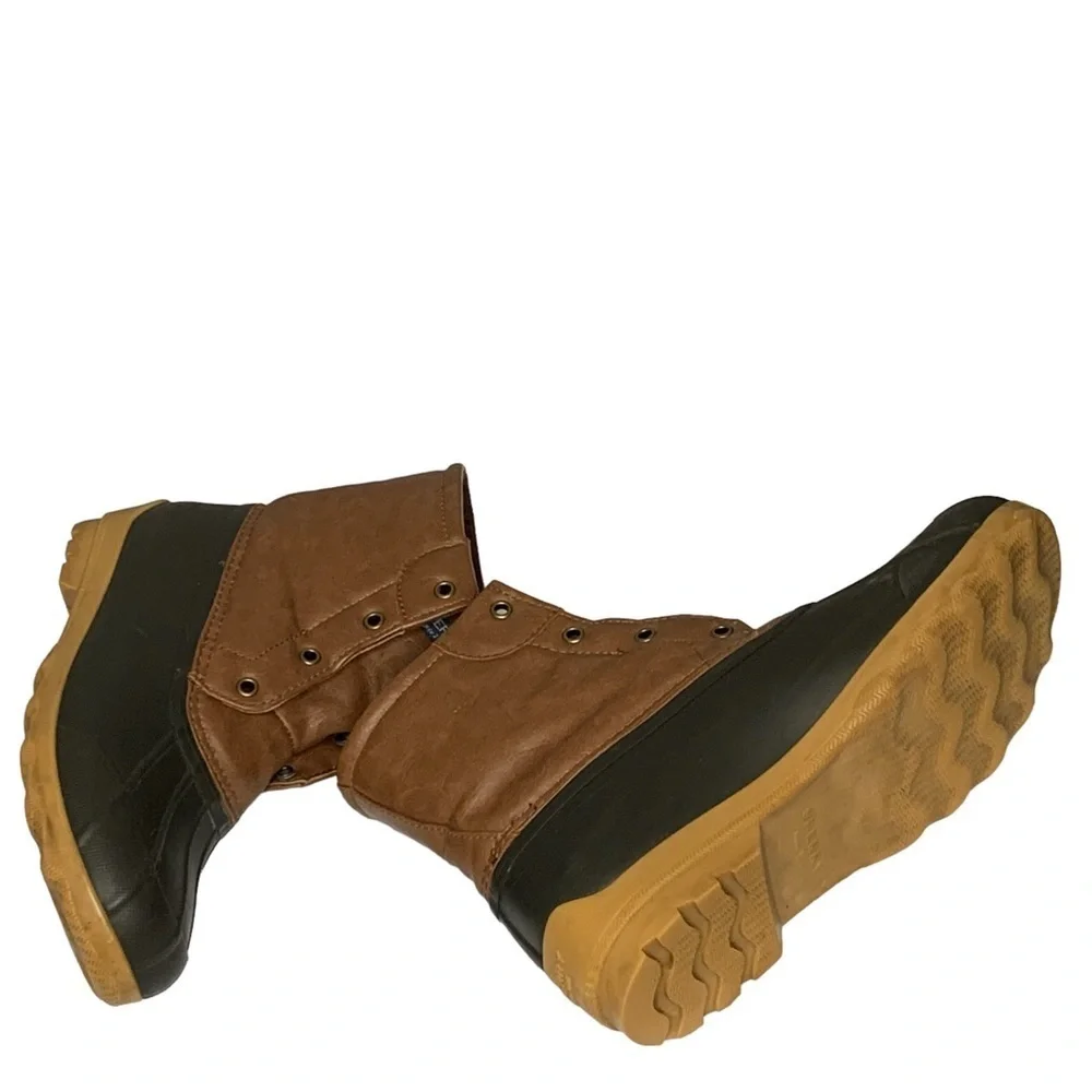 Sperry boys Port Boot‎ in brown laces missing. Size 6
